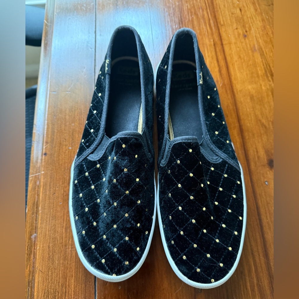 Elegant Black Quilted Slip-On Sneakers with Gold Details